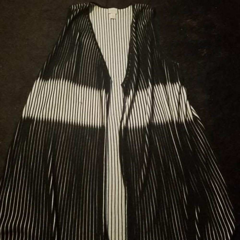 Chico open front cardigan vest size 3